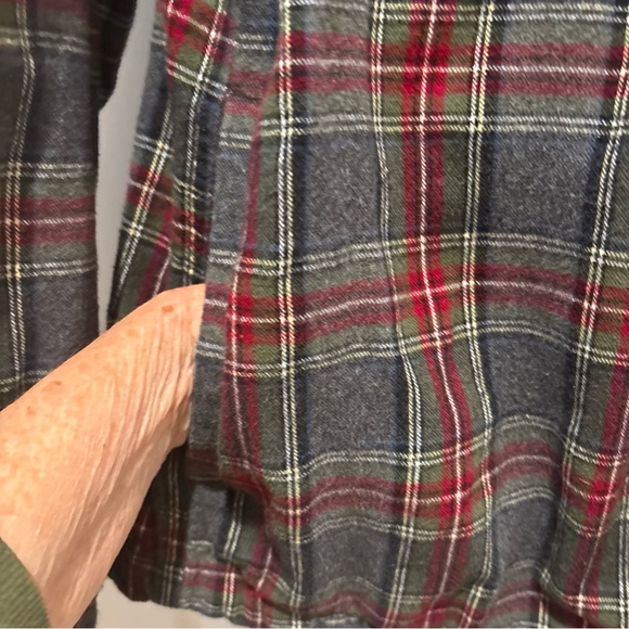 LL BEAN SLIGHTLY FITTED COTTON RED GREY PLAID HOODED SHIRT JACKET M REGULAR - Picture 8 of 15